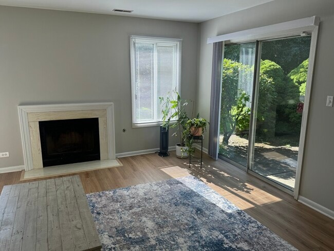 Building Photo - 1326 Barclay Ln