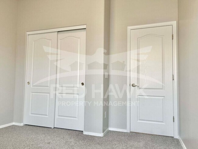 Building Photo - 889 E Leo Pl