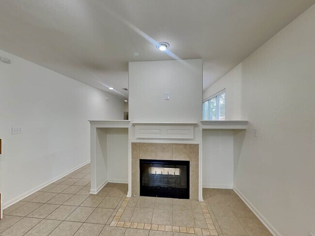 Building Photo - 17247 Marquette Point Ln