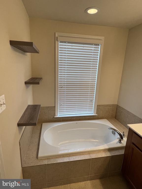 Building Photo - 1116 Carinoso Cir