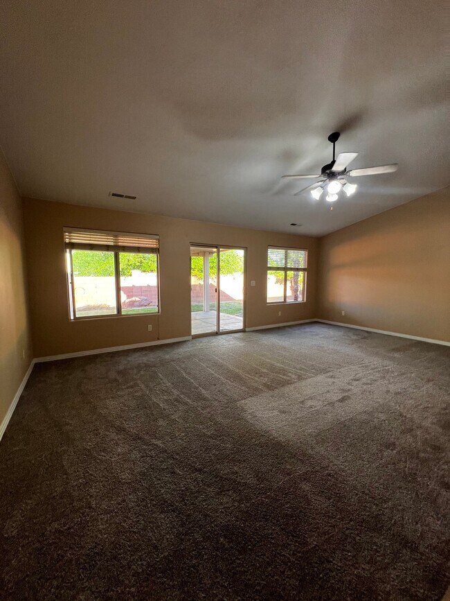 Building Photo - 1630 E 2450 S