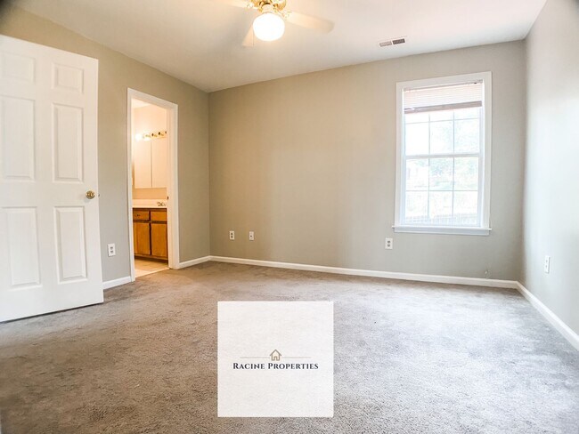 Building Photo - Short Walk to Downtown Greenville