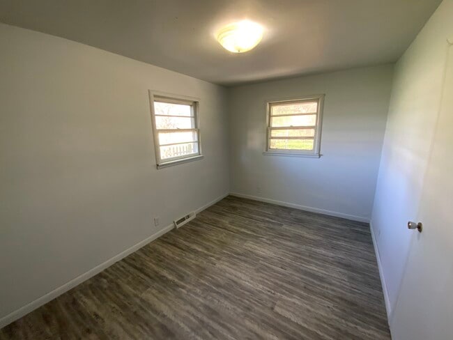 Building Photo - 921 Martin St