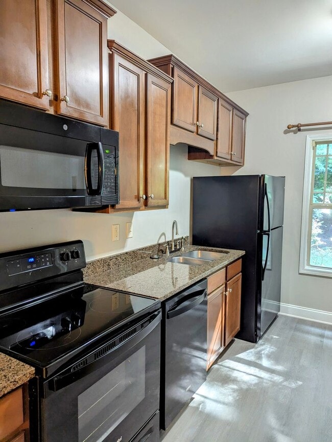 Building Photo - 3bedroom 2 bath home on the northside of t...