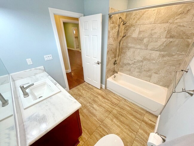 Building Photo - Central Maui - Custom Single Level Home - Unfurnished 3 bed/2bath - Waiolani Mauka in Waikapu