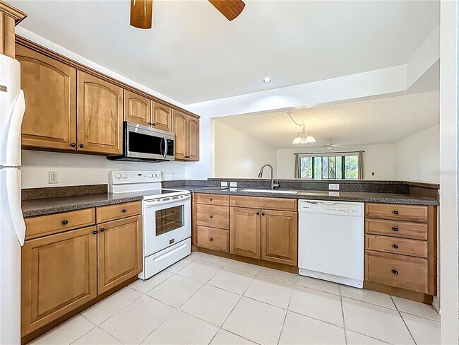 Building Photo - 434 Palm Tree Dr