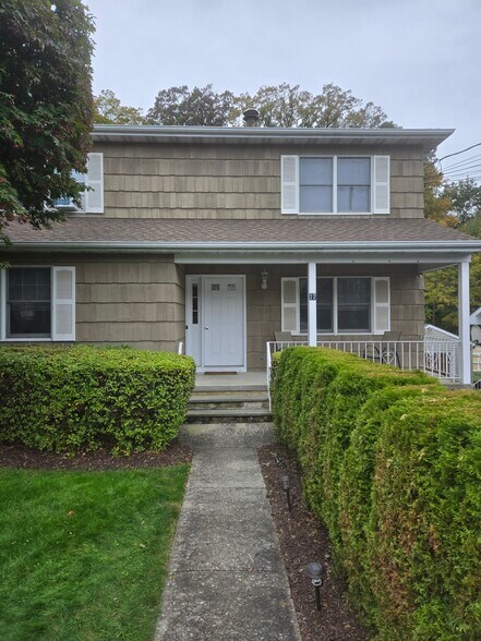 Building Photo - 17 Intervale Ave
