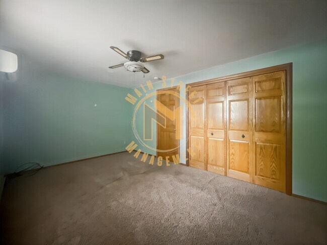 Building Photo - 1110 Lourdes Ave