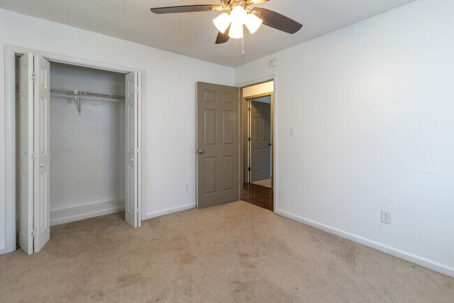 Building Photo - 2821 Vicksburg Ln