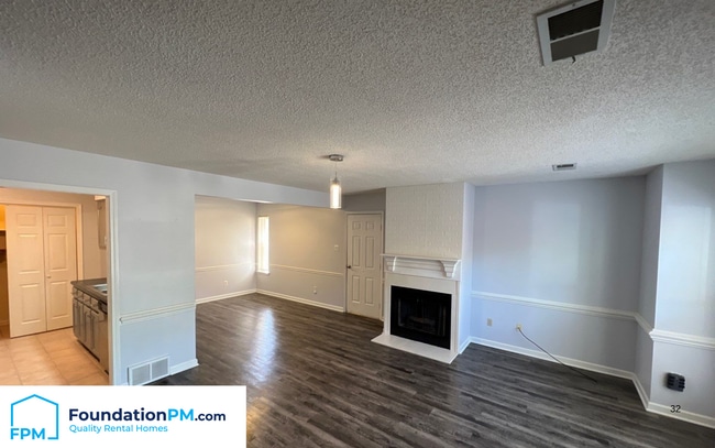 Building Photo - 3892 Oak Branch Cir W