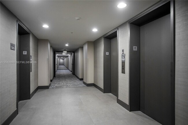 Building Photo - 770 Claughton Island Dr