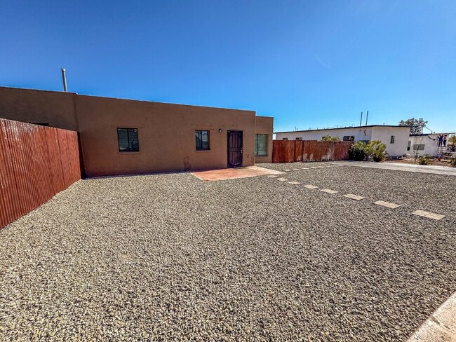 Building Photo - "Charming 2-Bed Oasis in Tucson's Heart – ...