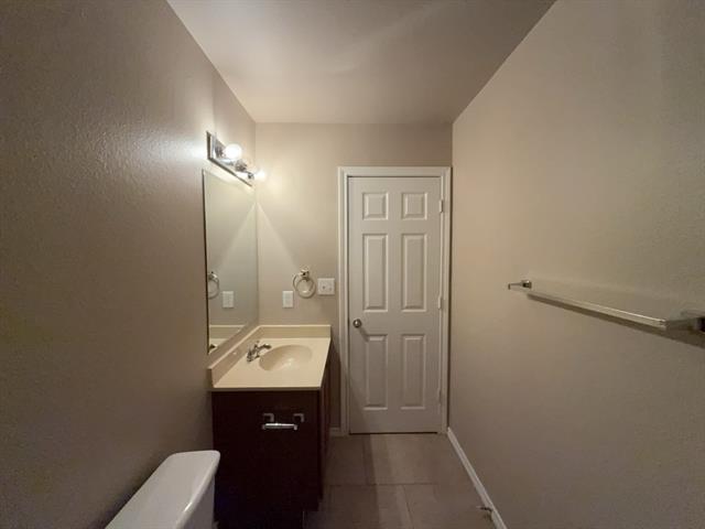 Building Photo - 704 E College St