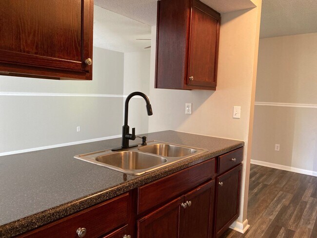 Building Photo - 30 Pony Cv