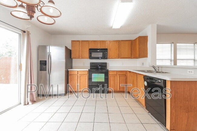Building Photo - 1571 Thornhill Ln