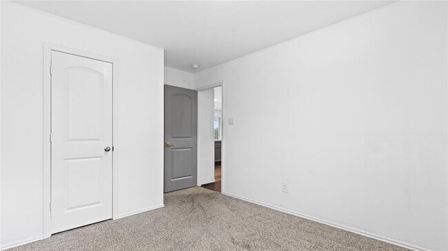 Building Photo - 2326 Spruce Clf Ln