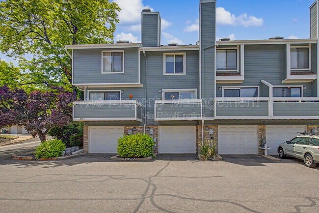 Building Photo - 8757 W Cornell Ave
