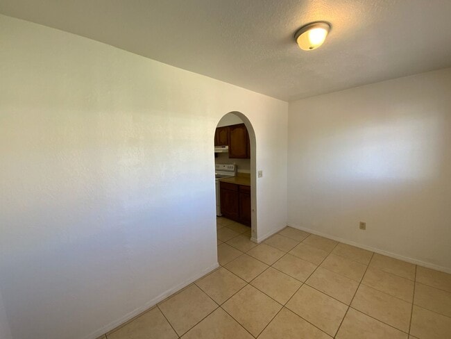 Building Photo - 3 Bedroom Single Story Home Available Near...