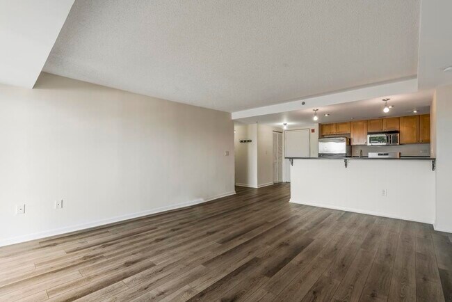 Building Photo - 759 2nd St