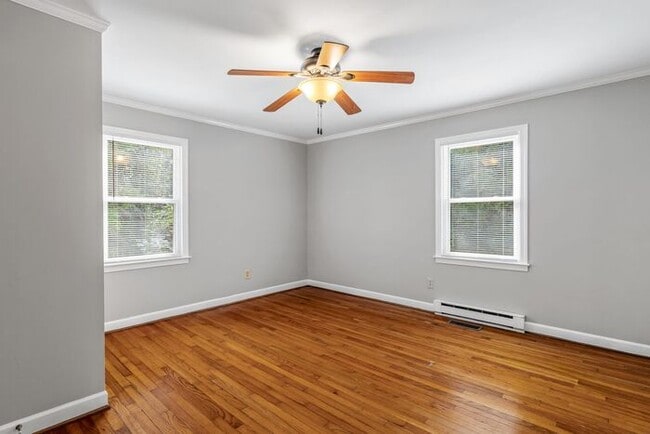 Building Photo - Updated Home- Near State Street! LR, DR, J...