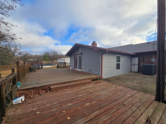 Building Photo - 4 bedroom 2 bath home in Seminole!