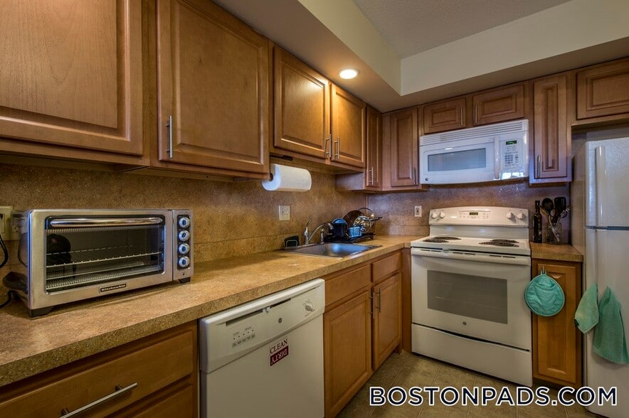 Building Photo - 385 Massachusetts Ave
