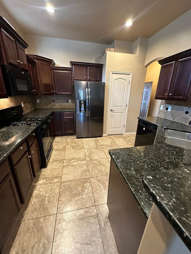 Building Photo - 4747 Zeno Pl