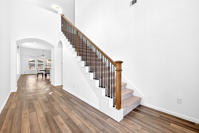 Building Photo - 29897 Dovetail Blf Ln