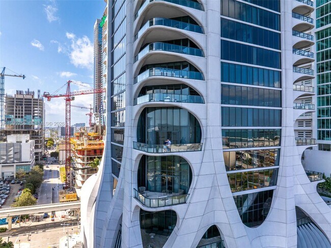Building Photo - 1000 Biscayne Blvd