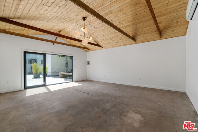 Building Photo - 4031 Edenhurst Ave