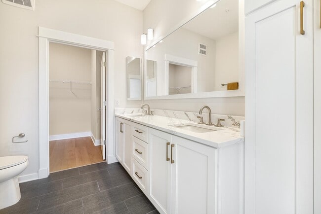 Building Photo - 23651 Havelock Walk Ter