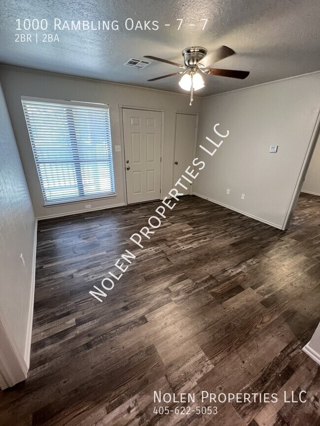 Building Photo - 1000 Rambling Oaks Dr