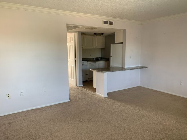 Building Photo - Beautiful 1 bed/ 1 bath Condo FOR RENT at ...