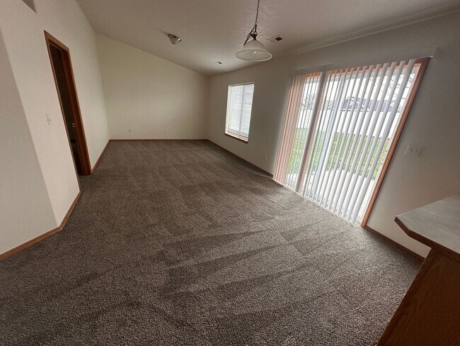 Building Photo - 7820 Three Rivers Dr