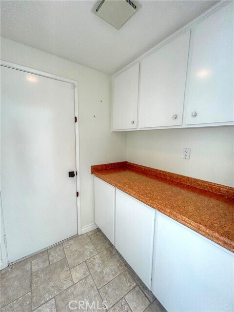 Building Photo - 25592 Leeward Dr
