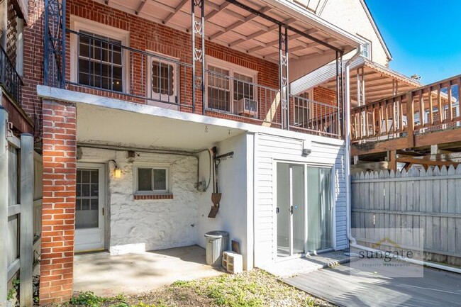Building Photo - 16 Nunnery Ln