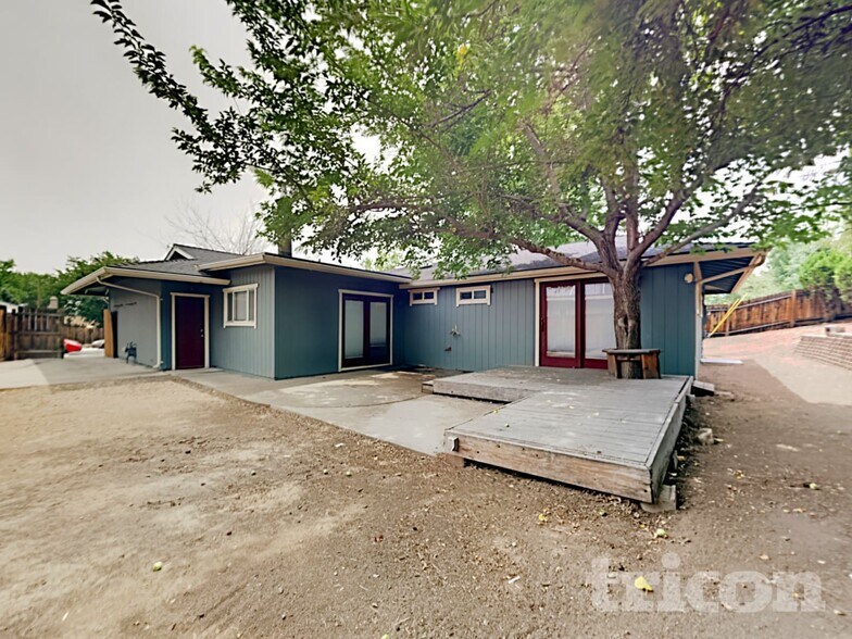 Building Photo - 1045 Crown Dr