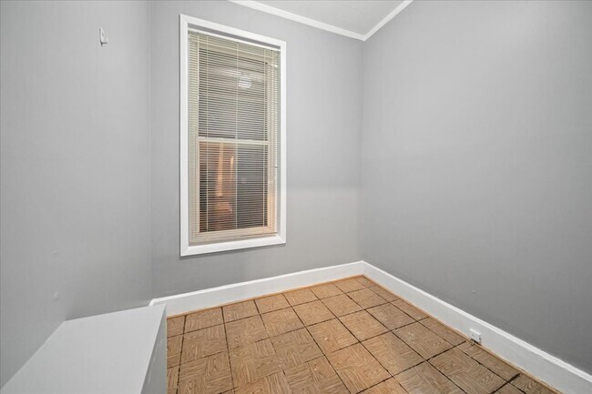 Building Photo - 1711 S Laflin St