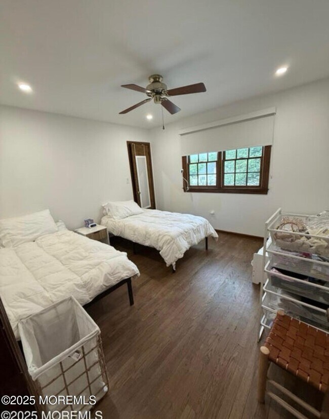 Building Photo - 530 Wall St