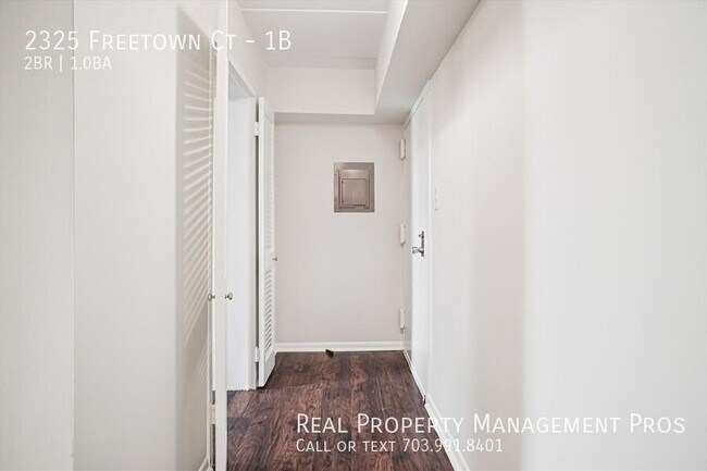 Building Photo - 2325 Freetown Ct