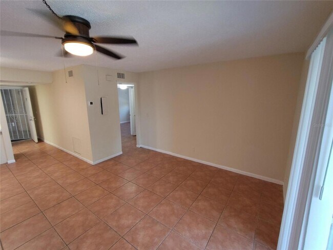 Building Photo - 3425 Tricon Ln