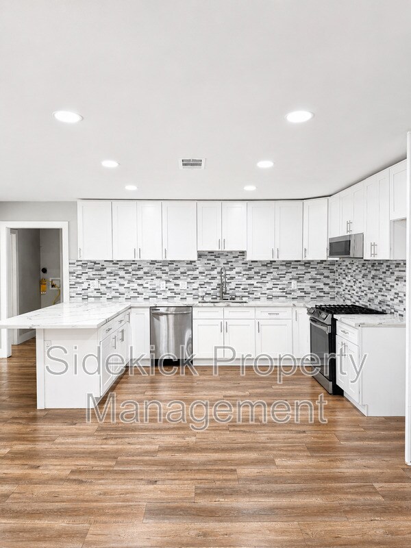 Building Photo - 11443 Dicky St