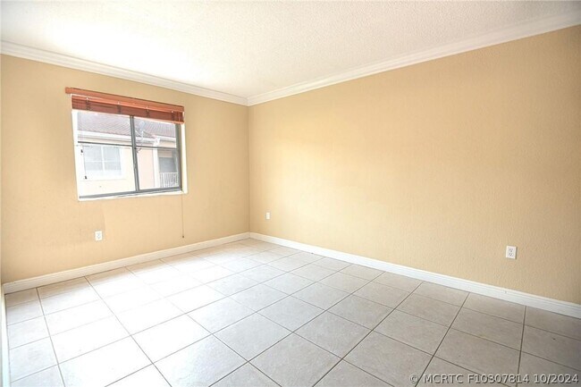 Building Photo - 1178 NW 124th Ave