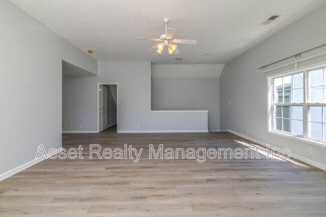 Building Photo - 1217 Dreamview Ln