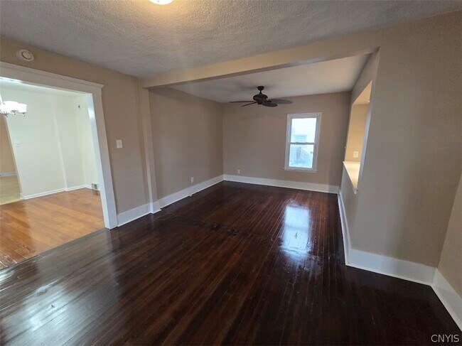 Building Photo - 337 Marlborough Rd