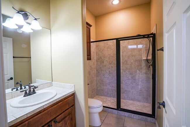 Building Photo - 2801 Indian Wells Dr E