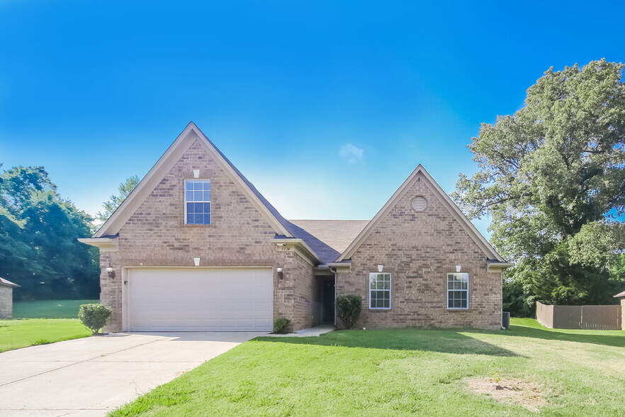 Building Photo - 5714 Kingsman Dr