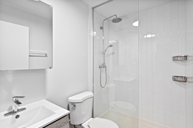 Building Photo - 5411 N Winthrop Ave