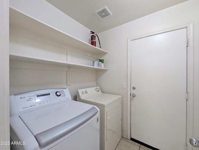 Building Photo - 13959 W Country Gables Dr