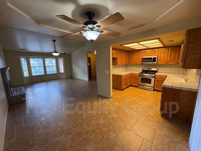 Building Photo - 644 N Atwood St